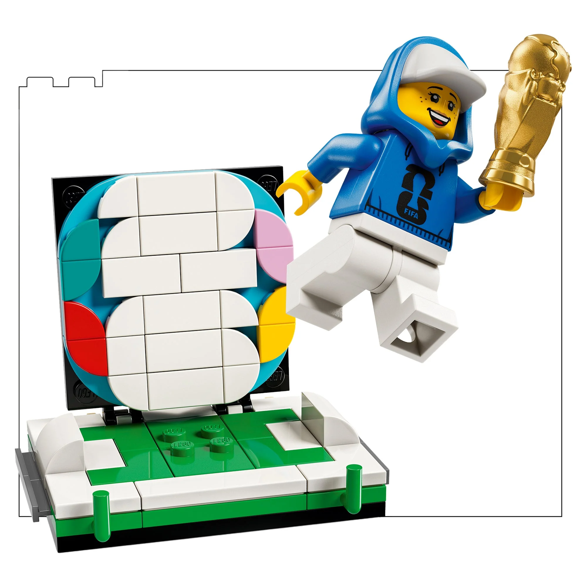 LEGO Editions FIFA World Cup Official Trophy 43020 - Image 6