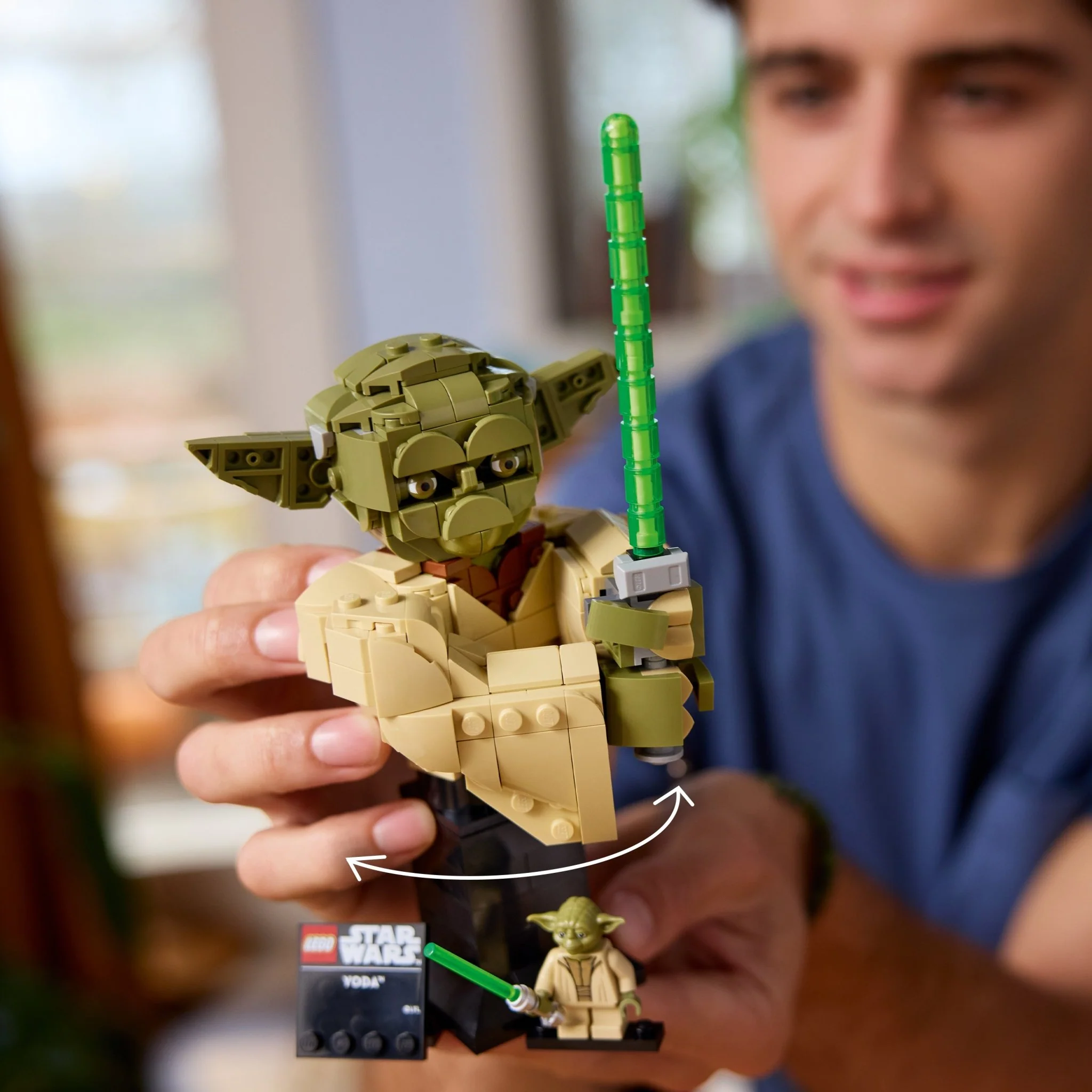 LEGO Star Wars: Attack of the Clones Yoda Bust 75438 - Image 6