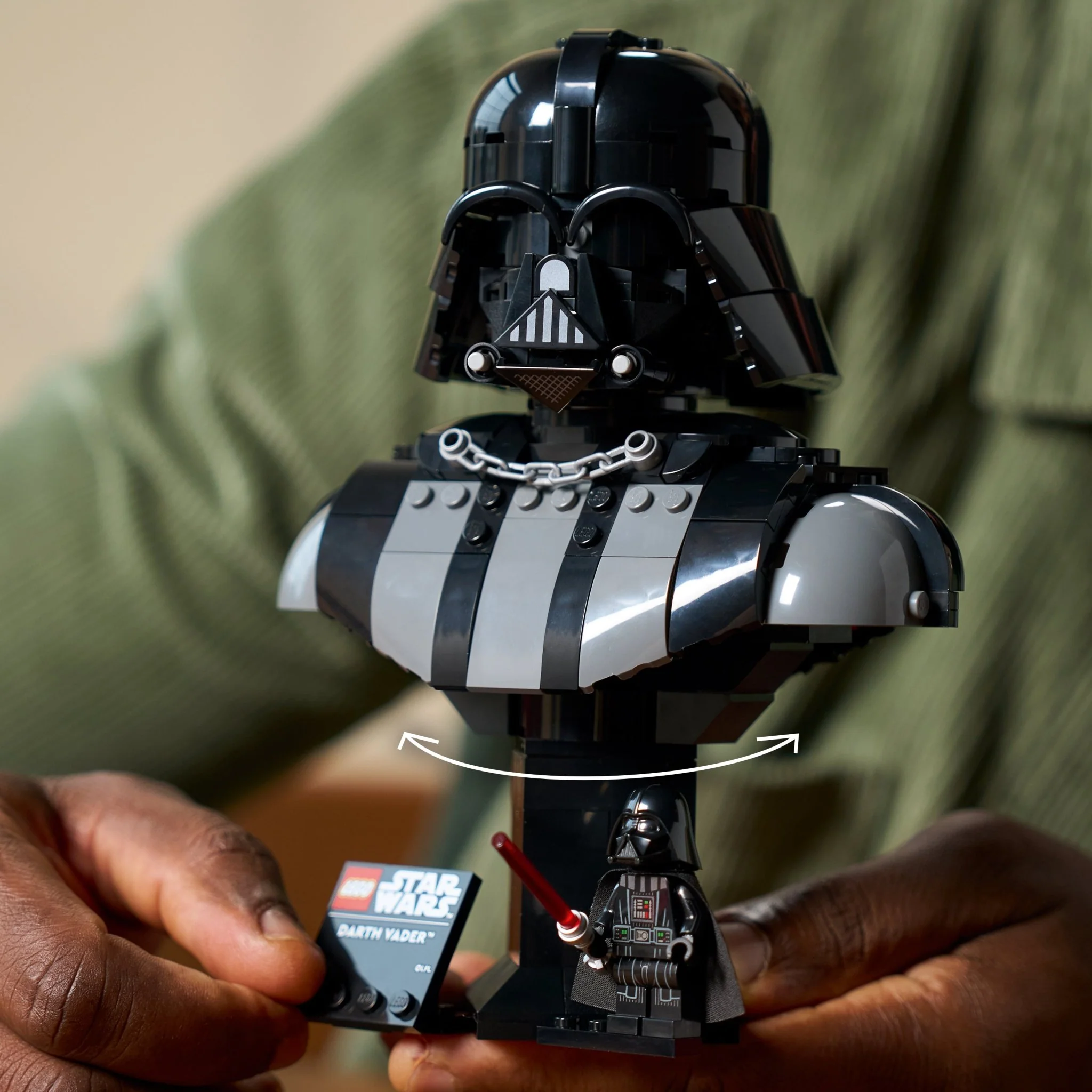 LEGO Star Wars Darth Vader Bust 75439 - Image 3