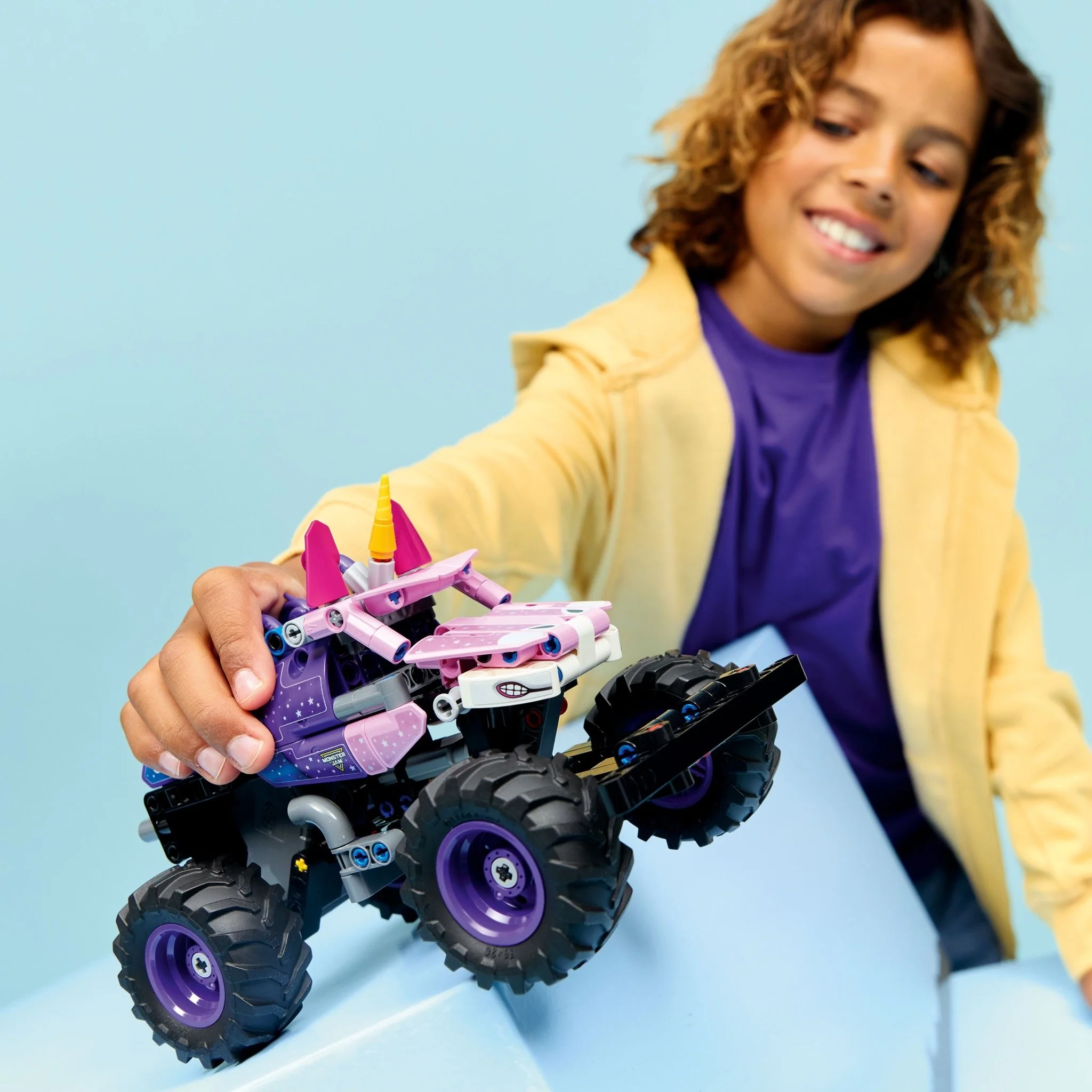 LEGO Monster Jam Sparkle Smash Pull-Back Toy 42220 - Image 5